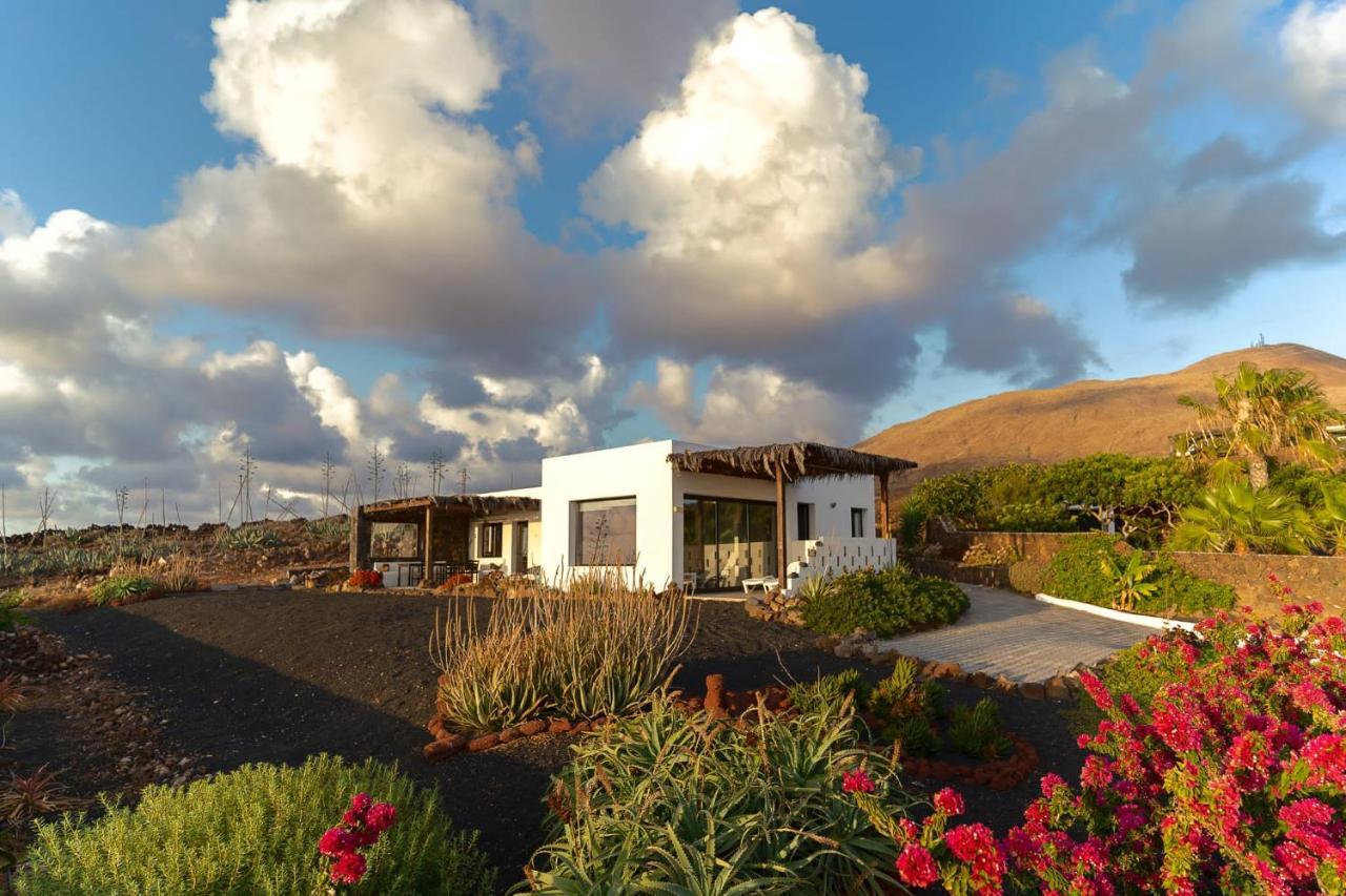 Villa Vistas Salinas Las Brenas Exterior photo